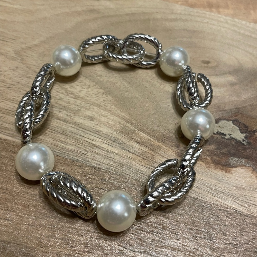 NEW ARRIVALS LIVE SHOW LISTING BRACELET - Picture 5 of 5